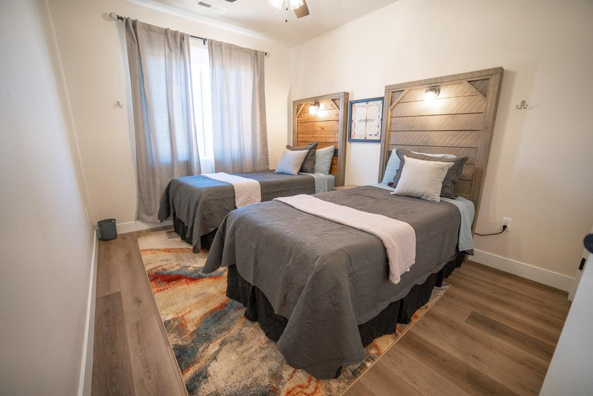 Hollywood Hangout - New West Properties Kanab Exterior foto